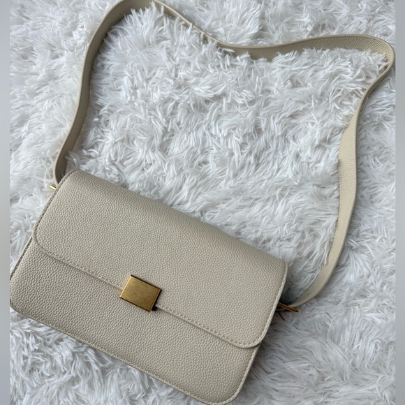 The Curated Handbags - The Curated Classic Bag in Cream like new